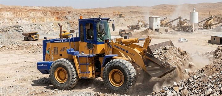 لودر تیراژه zl50 هنگام کار در معدن