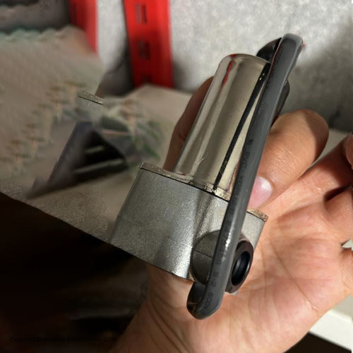 شیر برقی روی پمپ بیل مکانیکی کوماتسو PC200-6