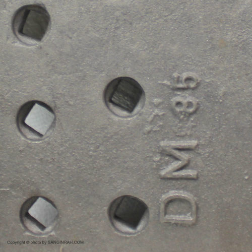 گوشه بیل سمت راست بلدوزر کوماتسو D85 برند DM